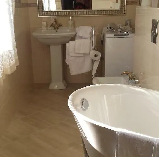 וילה Lavender Hill Hvar - Pool, Jacuzzi,sauna,bbq סטארי גראד